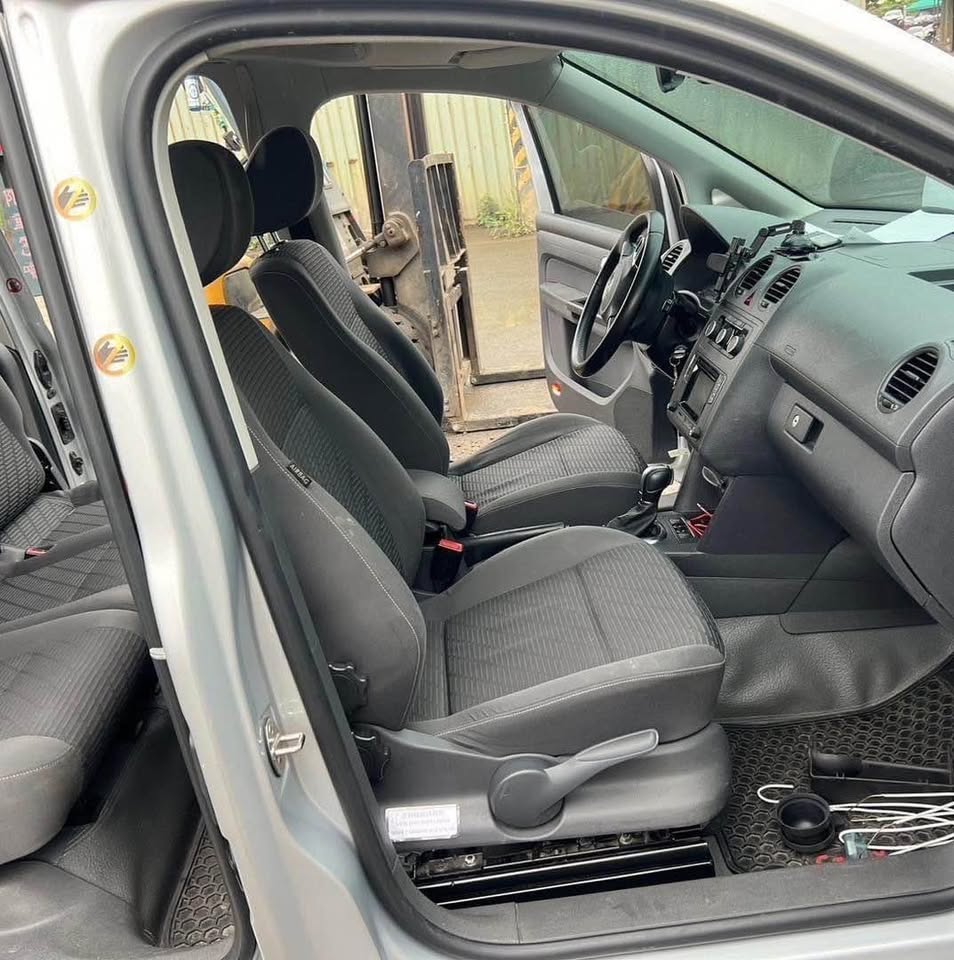 Volkswagen Caddy Maxi TDI 整車拆賣 二手零件照片 - Orange Garage