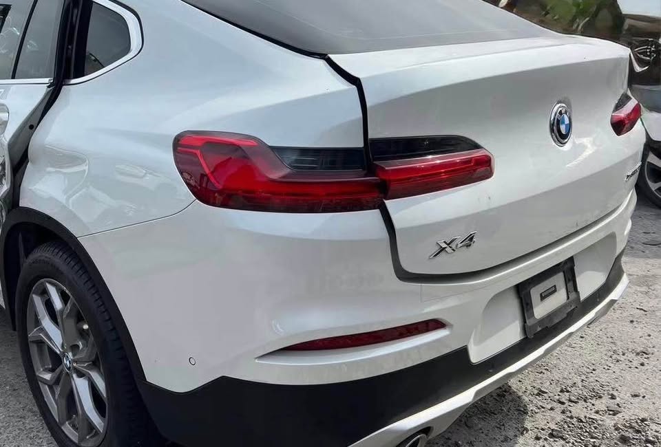 BMW X4 xDrive30i 整車拆賣 二手零件照片 - Orange Garage