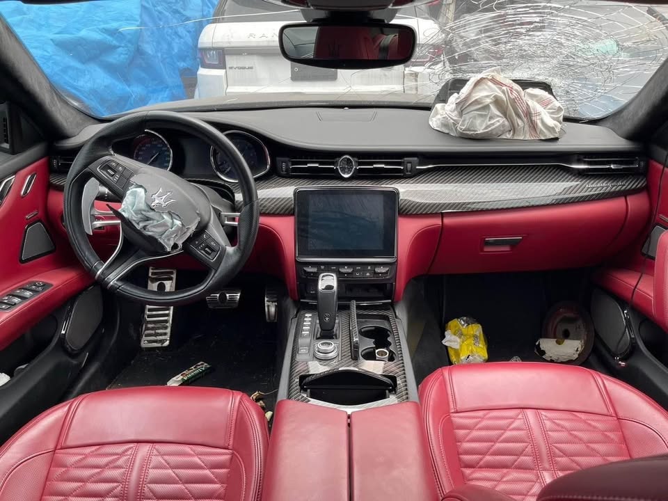 Maserati Quattroporte GranSport 整車拆賣 二手零件照片 - Orange Garage
