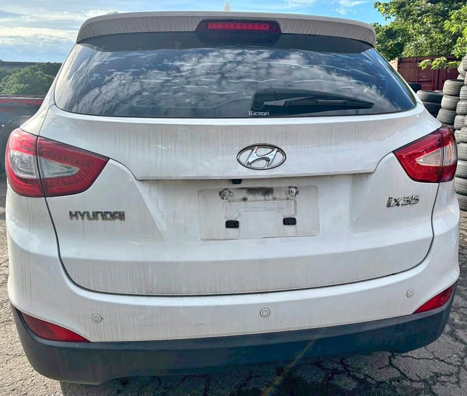 Hyundai IX35 2.0 整車拆賣 二手零件照片 - Orange Garage