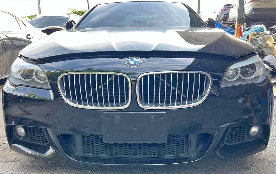 BMW 5 Series 528i 整車拆賣 二手零件照片 - Orange Garage