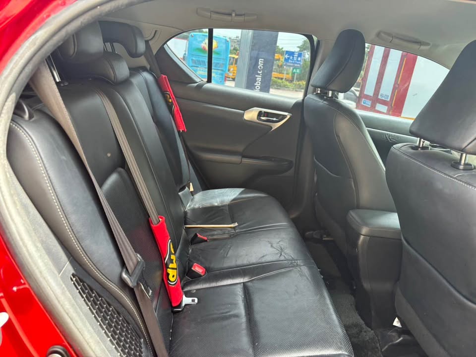 Lexus CT200h 1.8 整車拆賣 二手零件照片 - Orange Garage