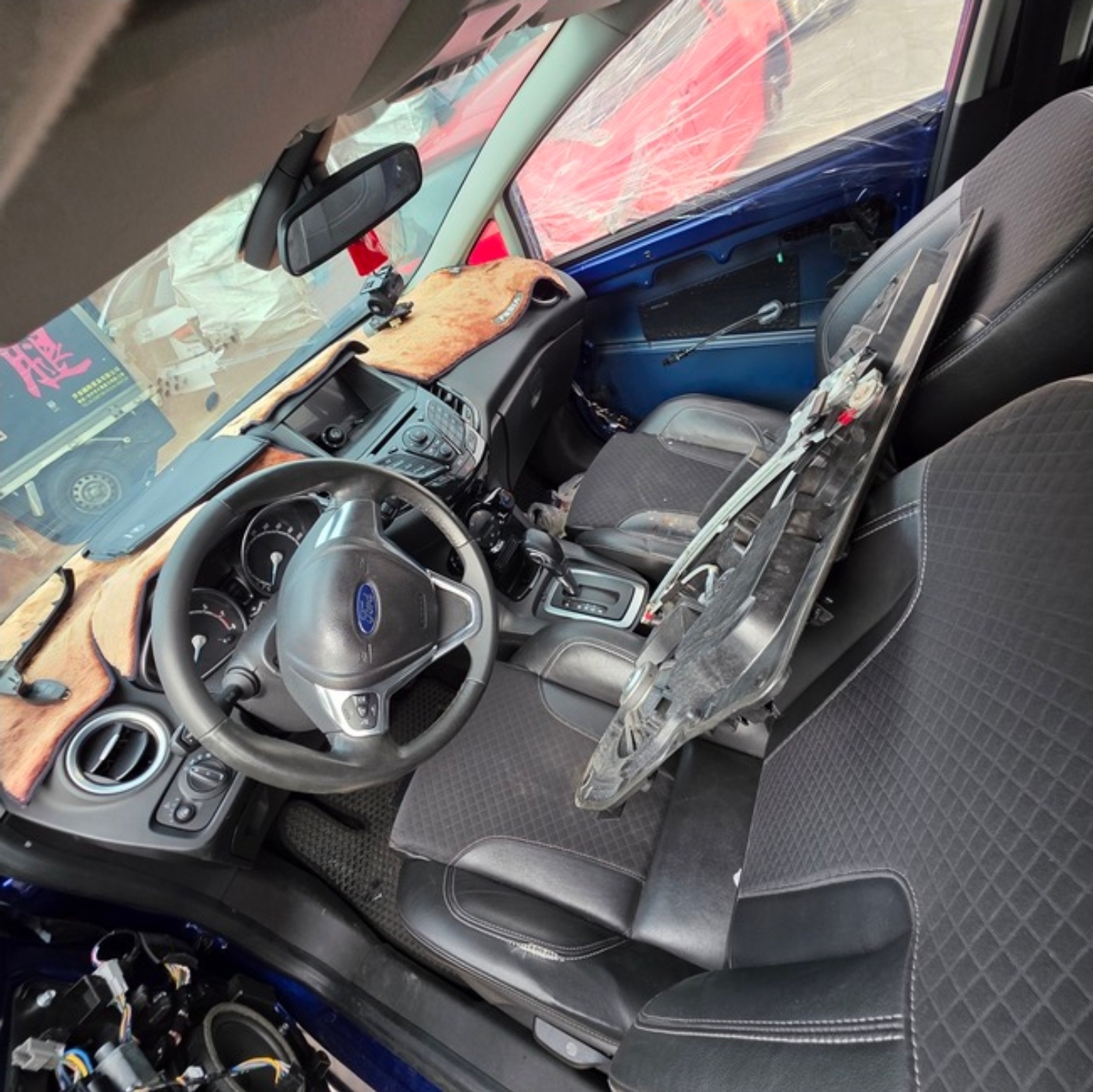 Ford Fiesta 1.5 整車拆賣 二手零件照片 - Orange Garage