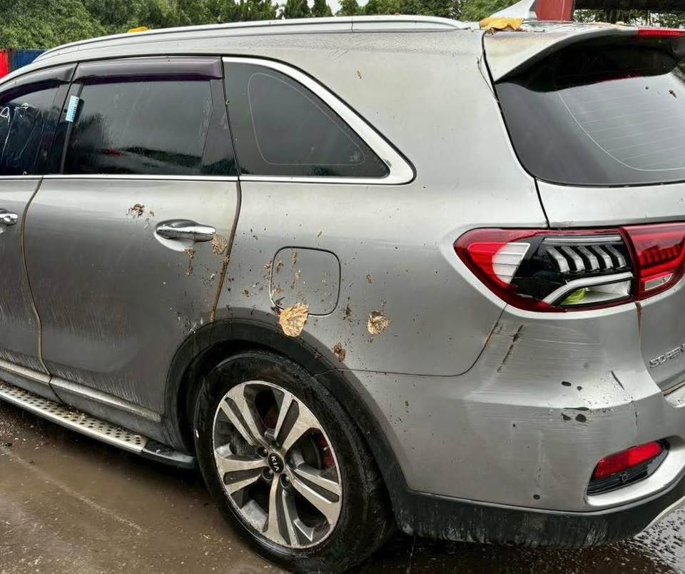 Kia Sorento 2.2 整車拆賣 二手零件照片 - Orange Garage