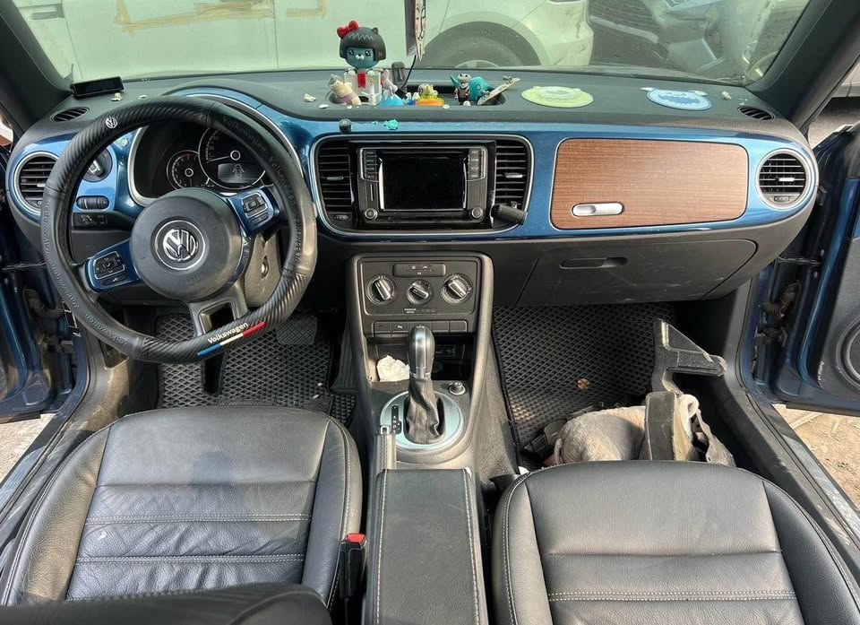 Volkswagen Beetle 2.5L 整車拆賣 二手零件照片 - Orange Garage