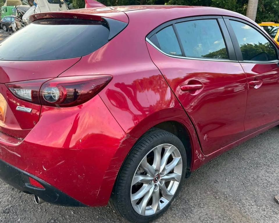 Mazda 3 2.0 整車拆賣 二手零件照片 - Orange Garage