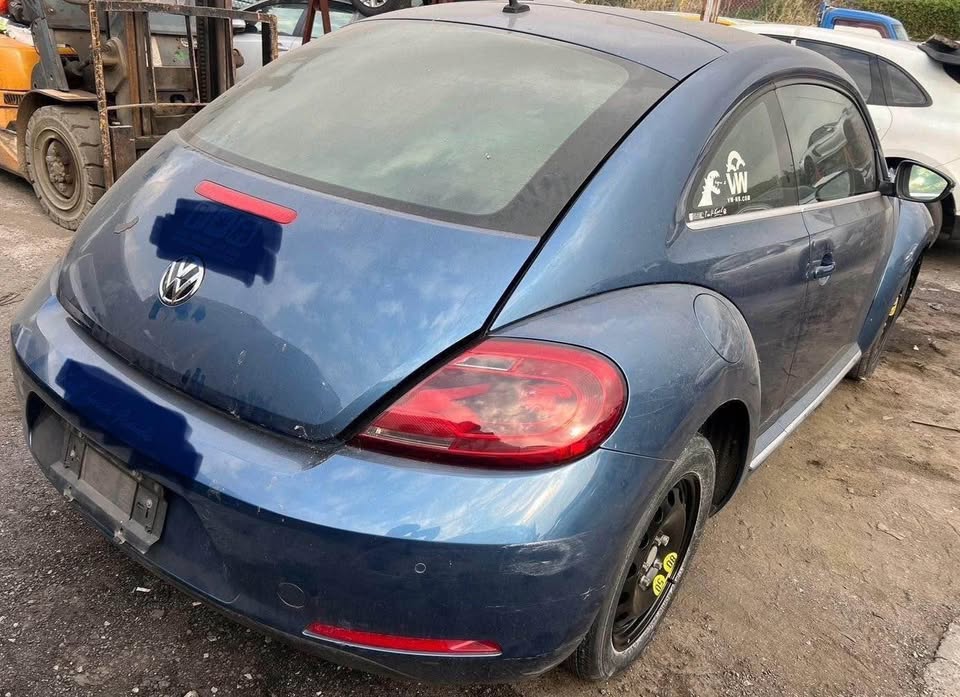 Volkswagen Beetle 2.5L 整車拆賣 二手零件照片 - Orange Garage