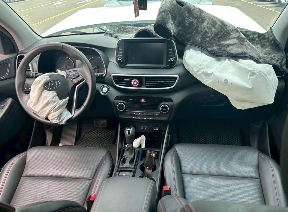 Hyundai Tucson 1.6T 整車拆賣 二手零件照片 - Orange Garage