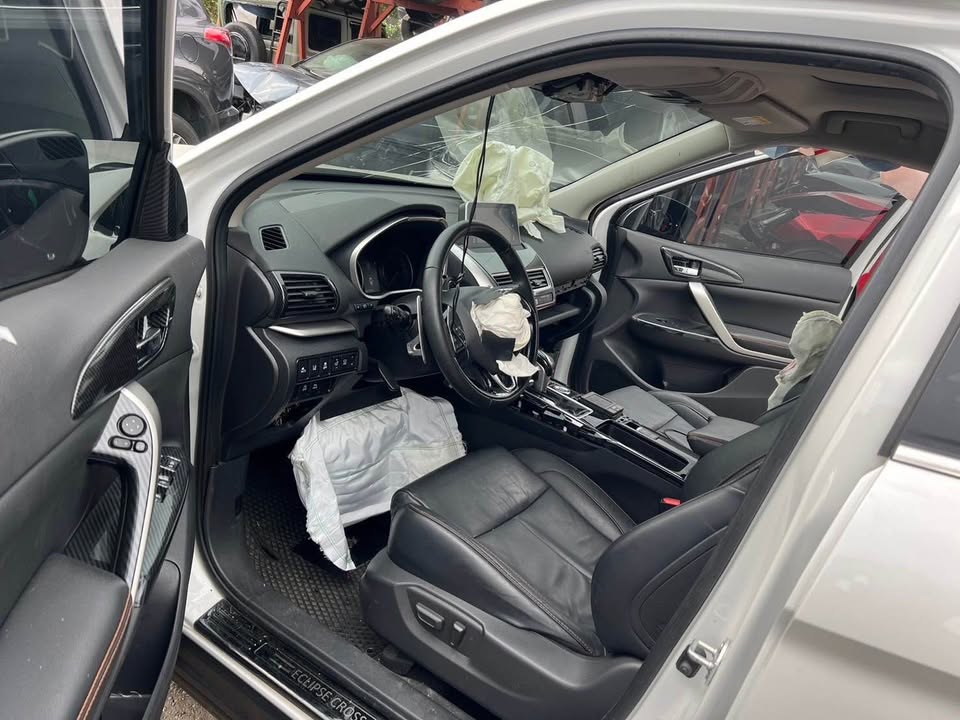 Mitsubishi Eclipse Cross 1.5 整車拆賣 二手零件照片 - Orange Garage