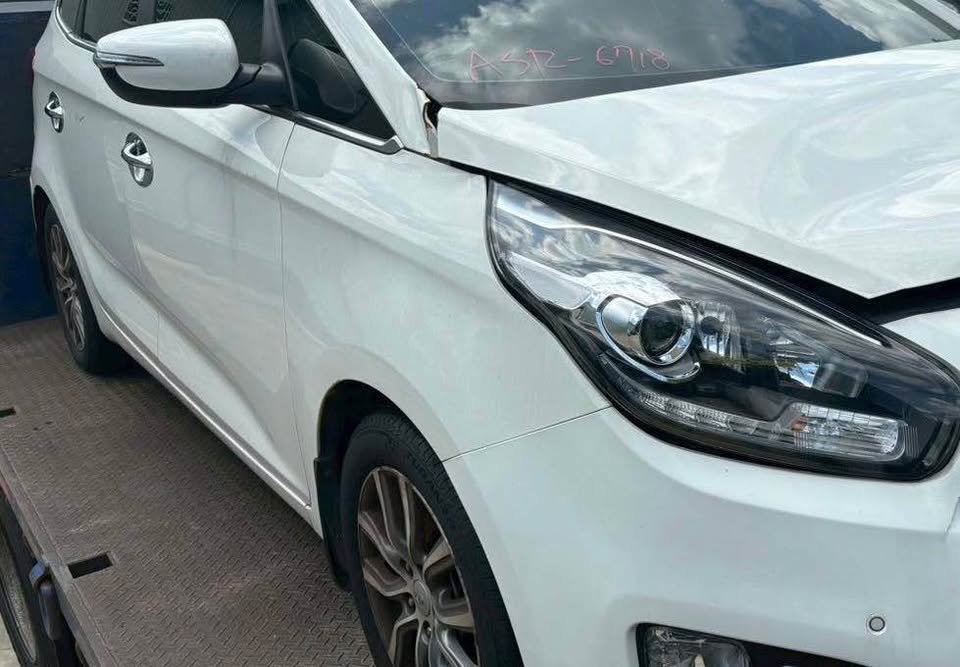 Kia Carens 第三代 整車拆賣 二手零件照片 - Orange Garage