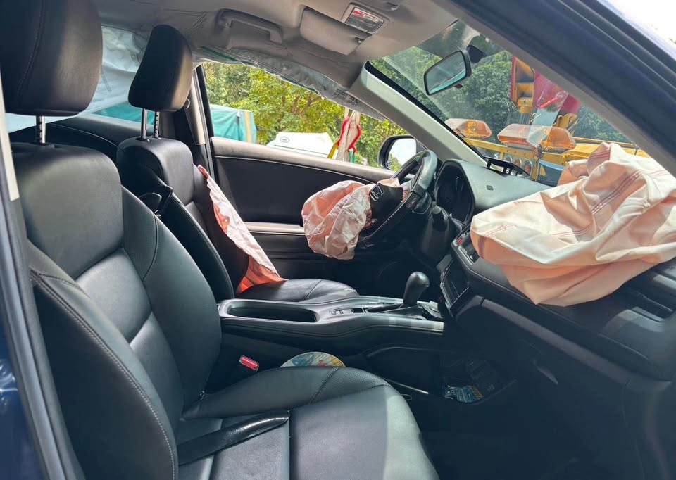 Honda HR-V 1.8 i-VTEC 整車拆賣 二手零件照片 - Orange Garage