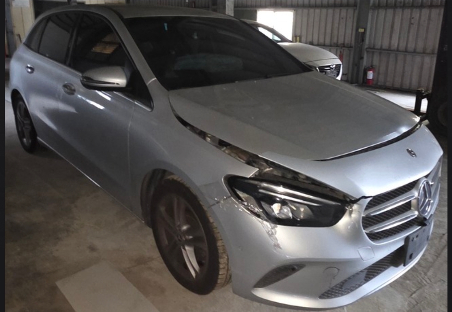 Mercedes-Benz B-Class 180 整車拆賣 二手零件照片 - Orange Garage