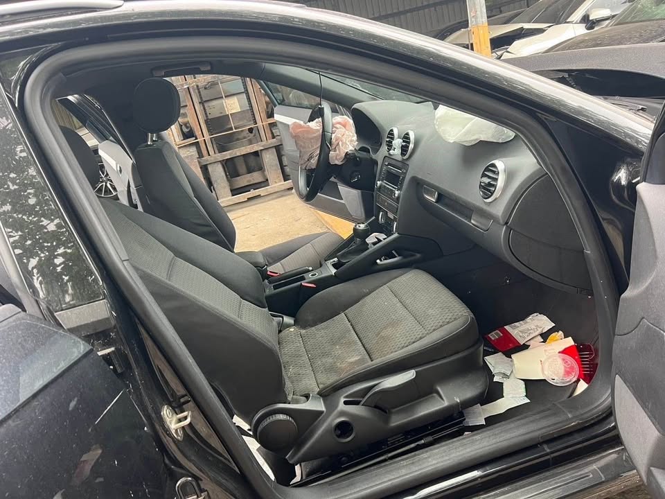 Audi A3 Sportback 1.8 TFSI 整車拆賣 二手零件照片 - Orange Garage