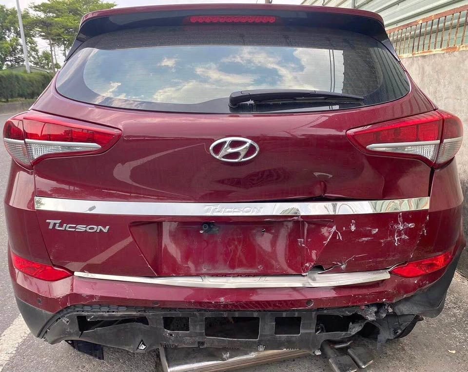 Hyundai Tucson 1.6 整車拆賣 二手零件照片 - Orange Garage