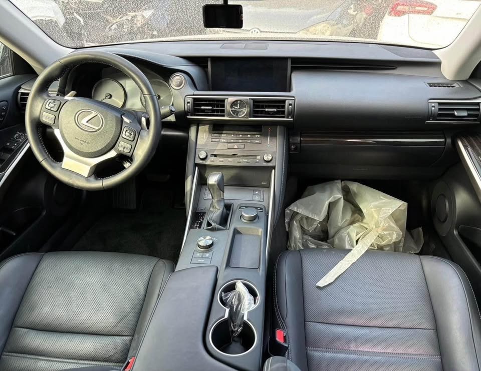Lexus IS300 整車拆賣 二手零件照片 - Orange Garage