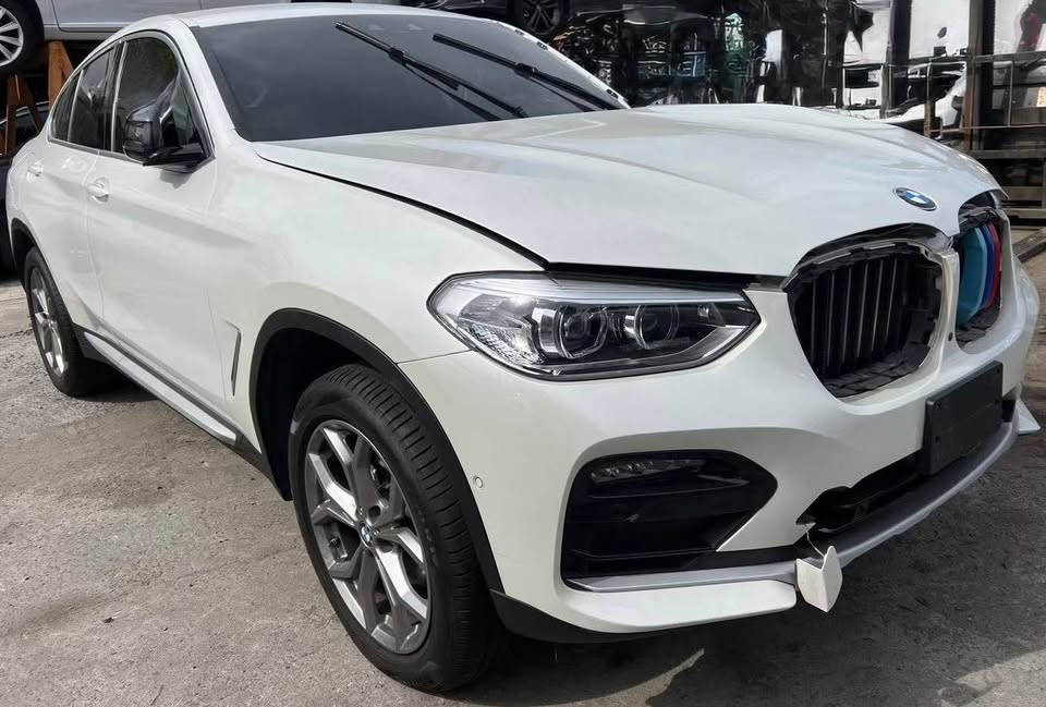 BMW X4 xDrive30i 整車拆賣 二手零件照片 - Orange Garage