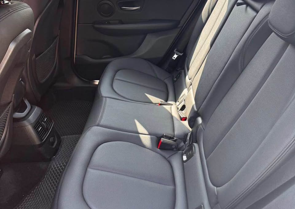 BMW 2 Series 218i 整車拆賣 二手零件照片 - Orange Garage