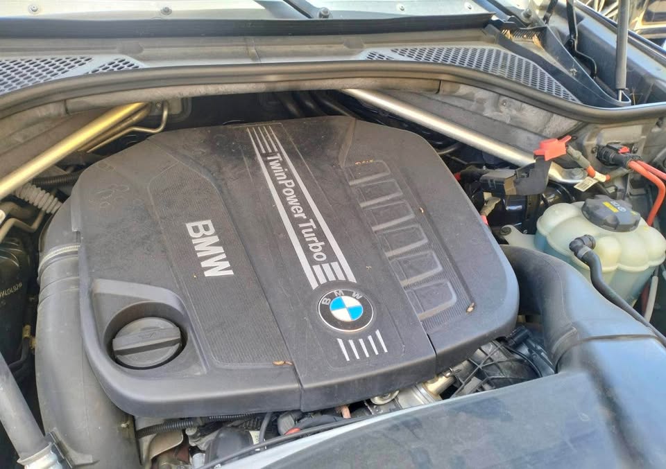 BMW X6 30d 整車拆賣 二手零件照片 - Orange Garage