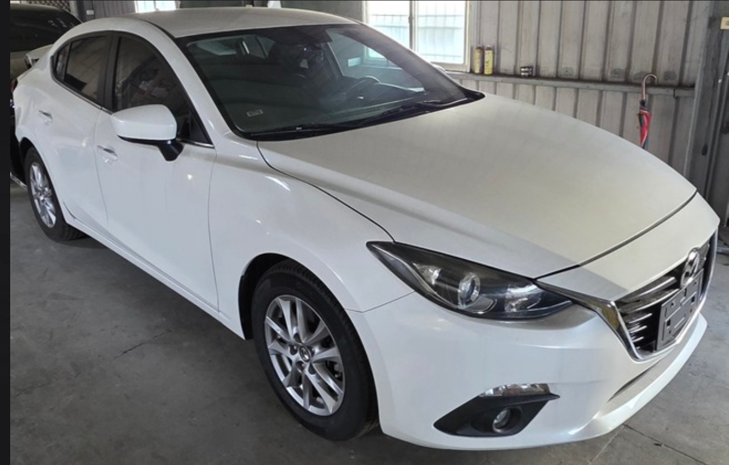 Mazda 3 4D 2.0 整車拆賣 二手零件照片 - Orange Garage