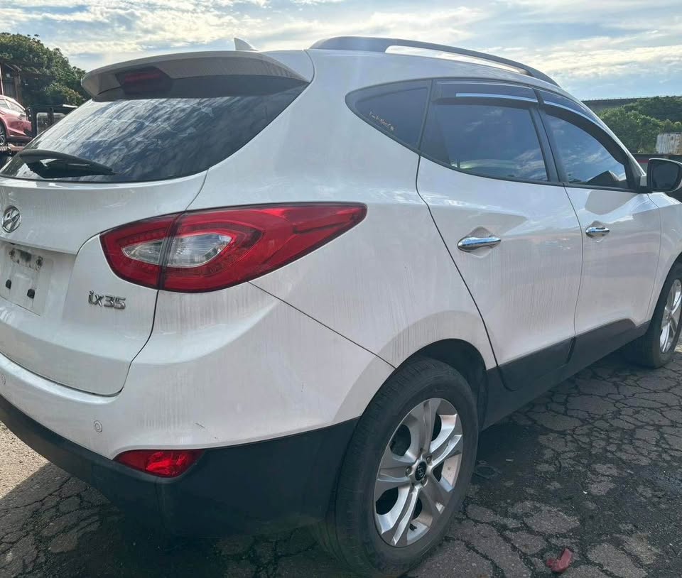 Hyundai IX35 2.0 整車拆賣 二手零件照片 - Orange Garage