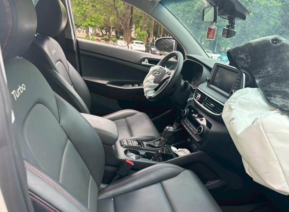 Hyundai Tucson 1.6T 整車拆賣 二手零件照片 - Orange Garage