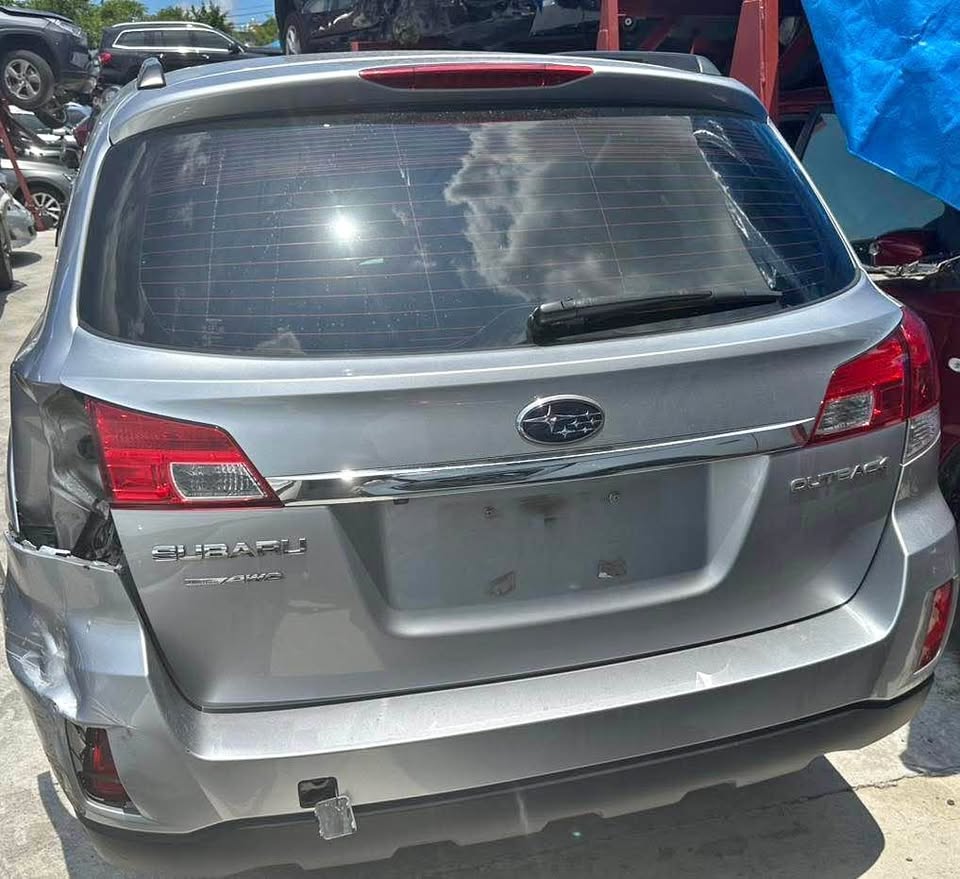 Subaru Outback 2.5 整車拆賣 二手零件照片 - Orange Garage