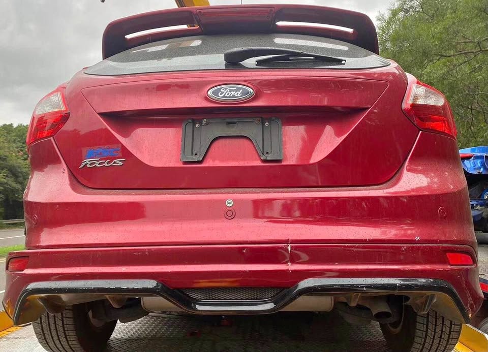 Ford Focus 2.0 整車拆賣 二手零件照片 - Orange Garage
