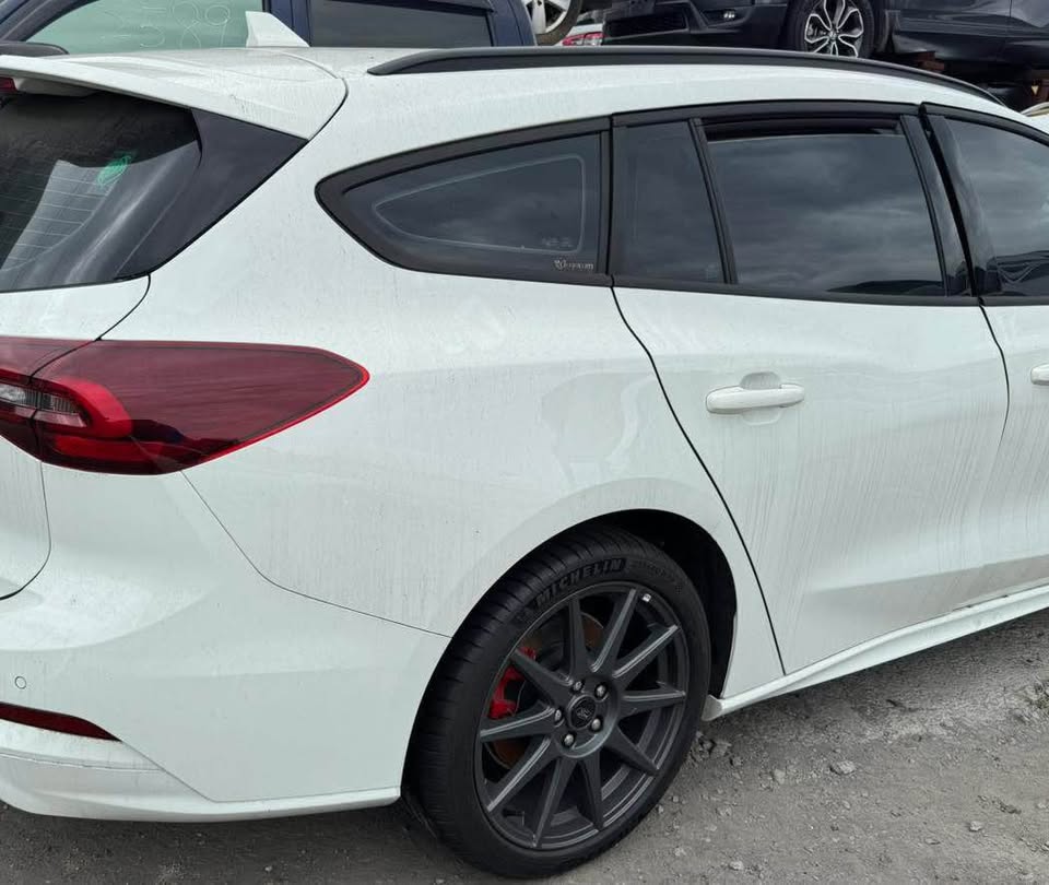 Ford Focus Wagon ST-Line X 1.5 整車拆賣 二手零件照片 - Orange Garage