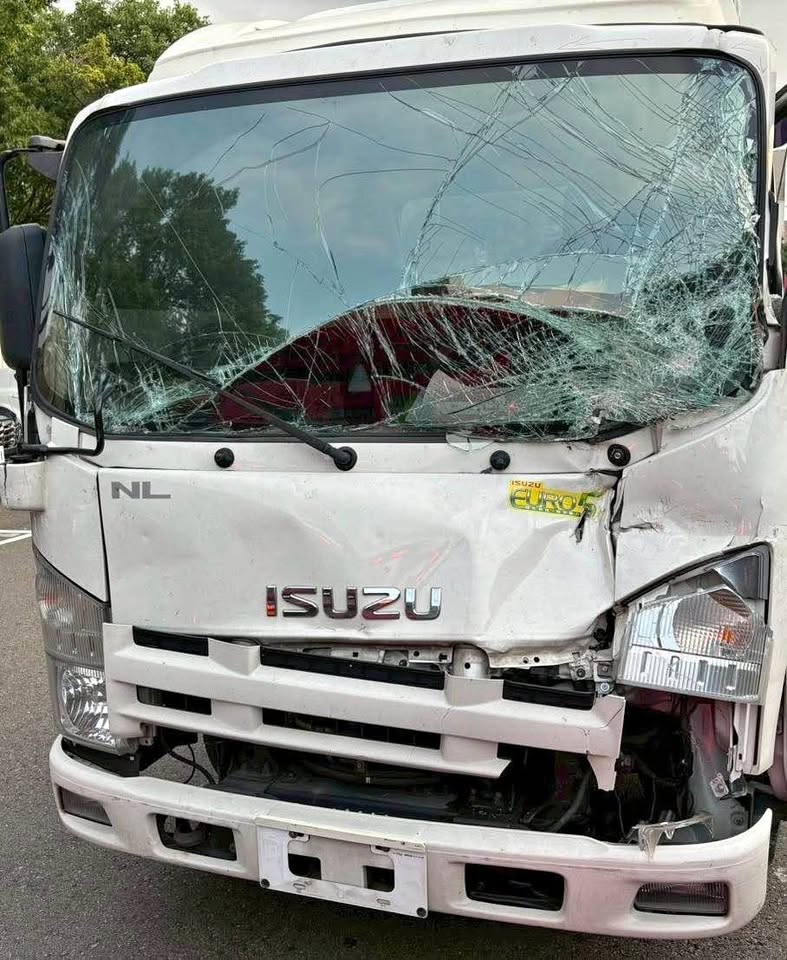 Isuzu Elf Euro 5 整車拆賣 二手零件照片 - Orange Garage