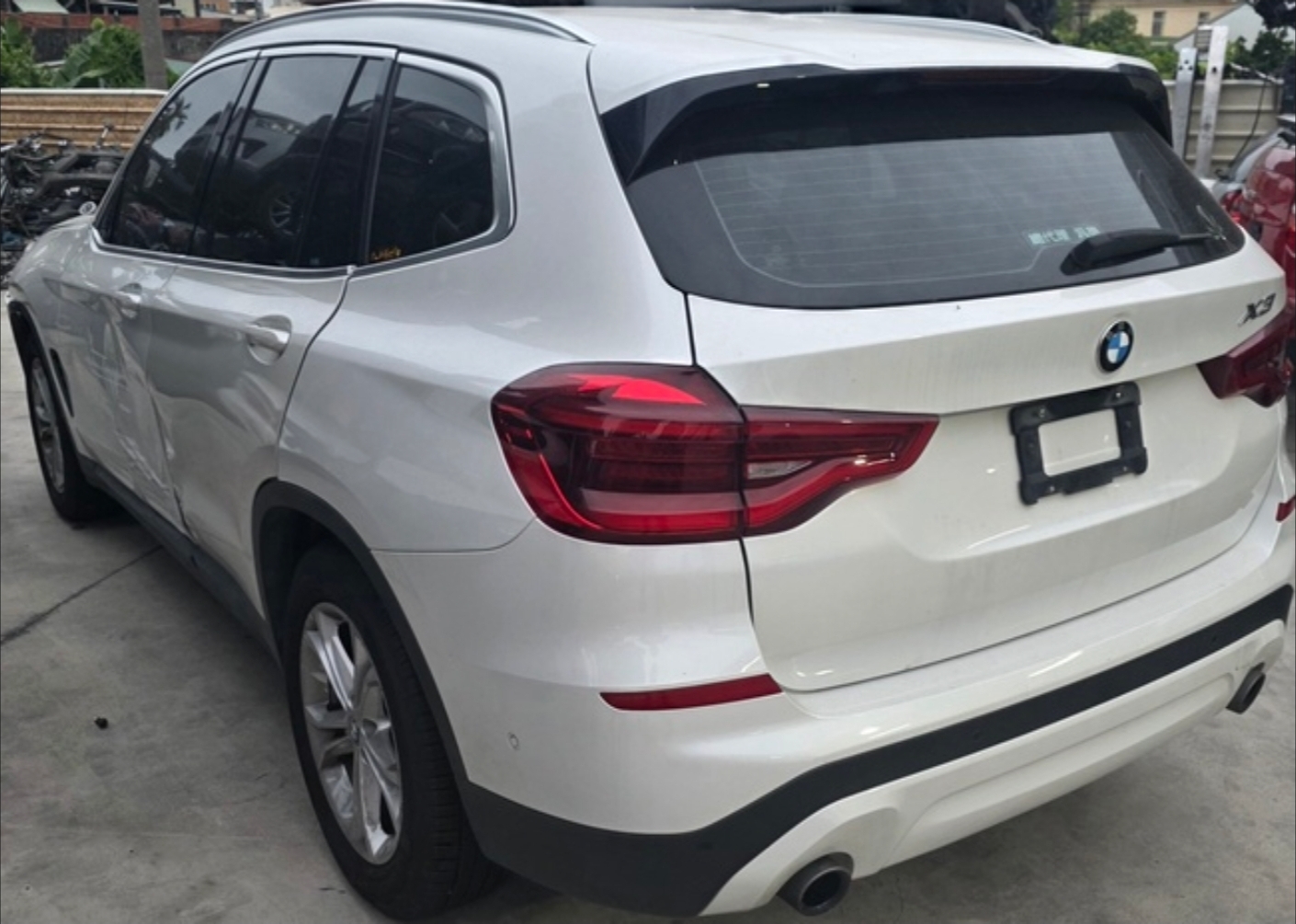 BMW X3 20i 整車拆賣 二手零件照片 - Orange Garage