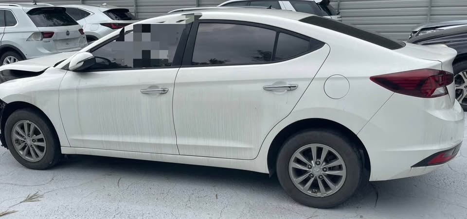 Hyundai Elantra 1.6 整車拆賣 二手零件照片 - Orange Garage