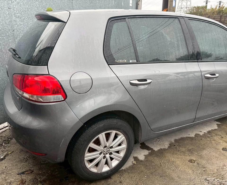 Volkswagen Golf 1.6 TDI 整車拆賣 二手零件照片 - Orange Garage