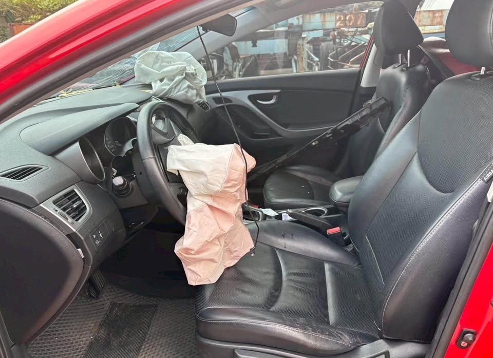 Hyundai Elantra Hyundai 1.8 整車拆賣 二手零件照片 - Orange Garage