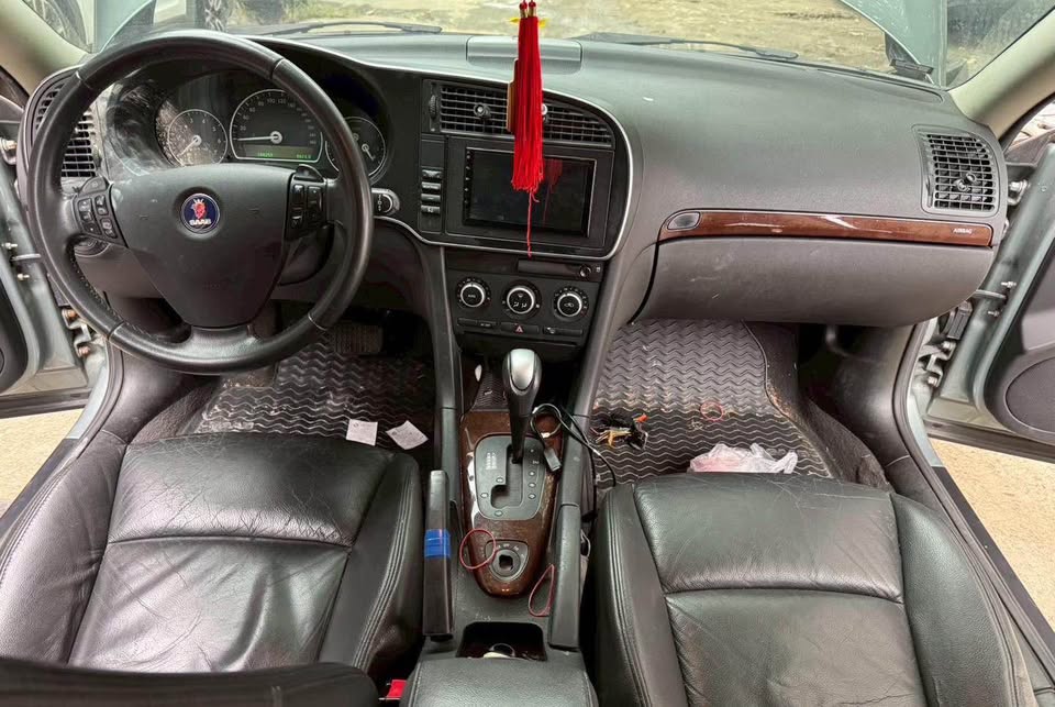Saab 9-3 Sport Sedan 整車拆賣 二手零件照片 - Orange Garage