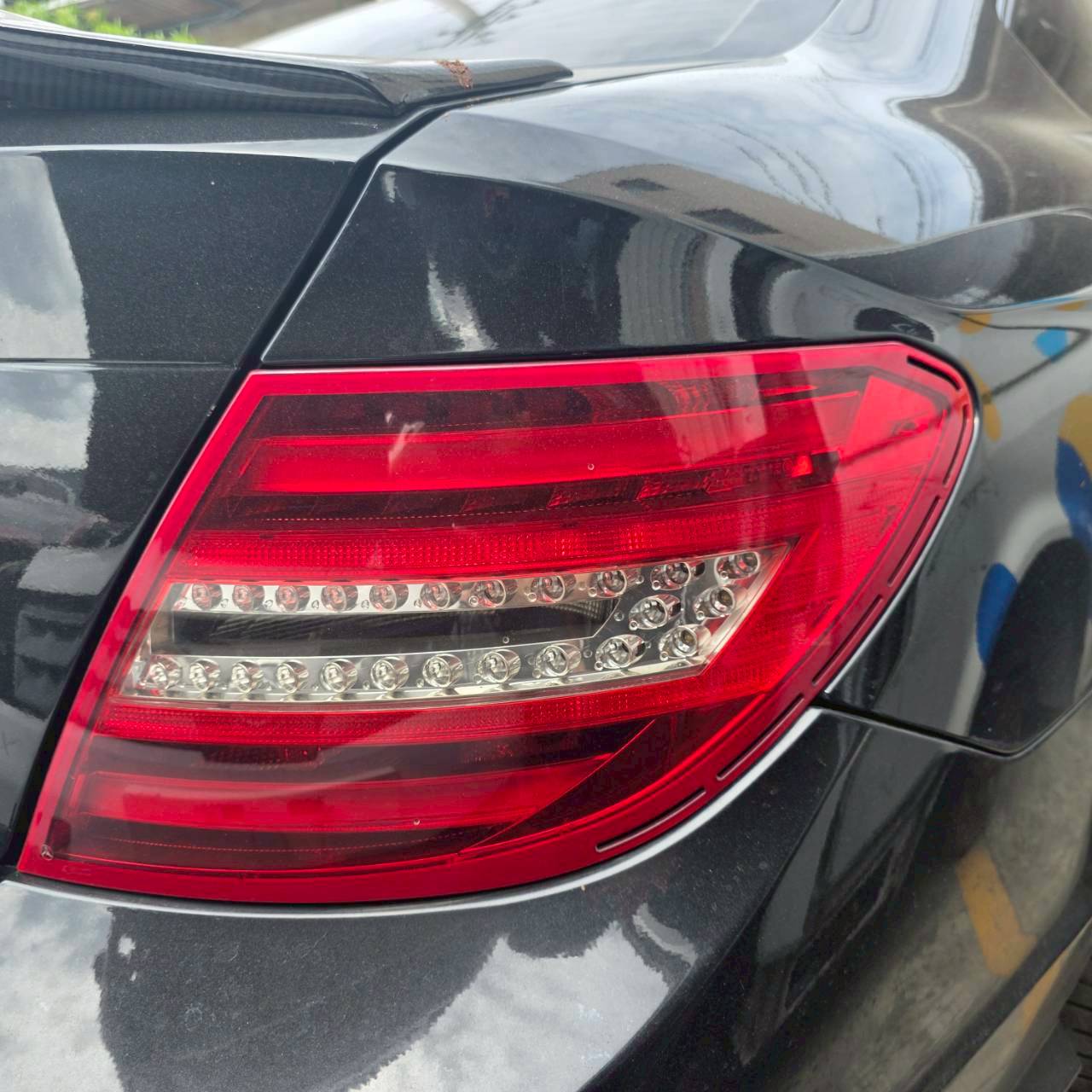 Mercedes-Benz C-Class coupe C300 整車拆賣 二手零件照片 - Orange Garage