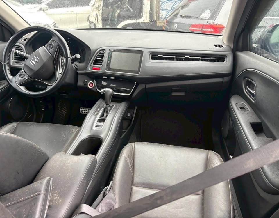 Honda HR-V 1.8 整車拆賣 二手零件照片 - Orange Garage