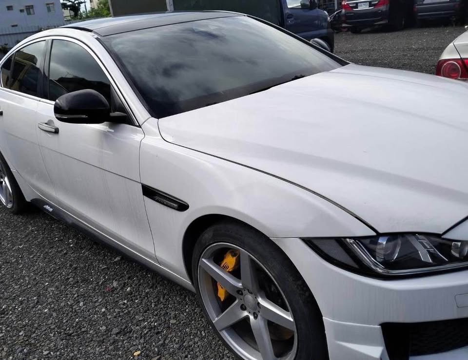 Jaguar XE 2.0 整車拆賣 二手零件照片 - Orange Garage