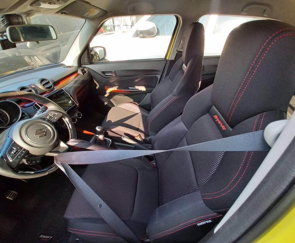 Suzuki Swift Sport 手排 整車拆賣 二手零件照片 - Orange Garage