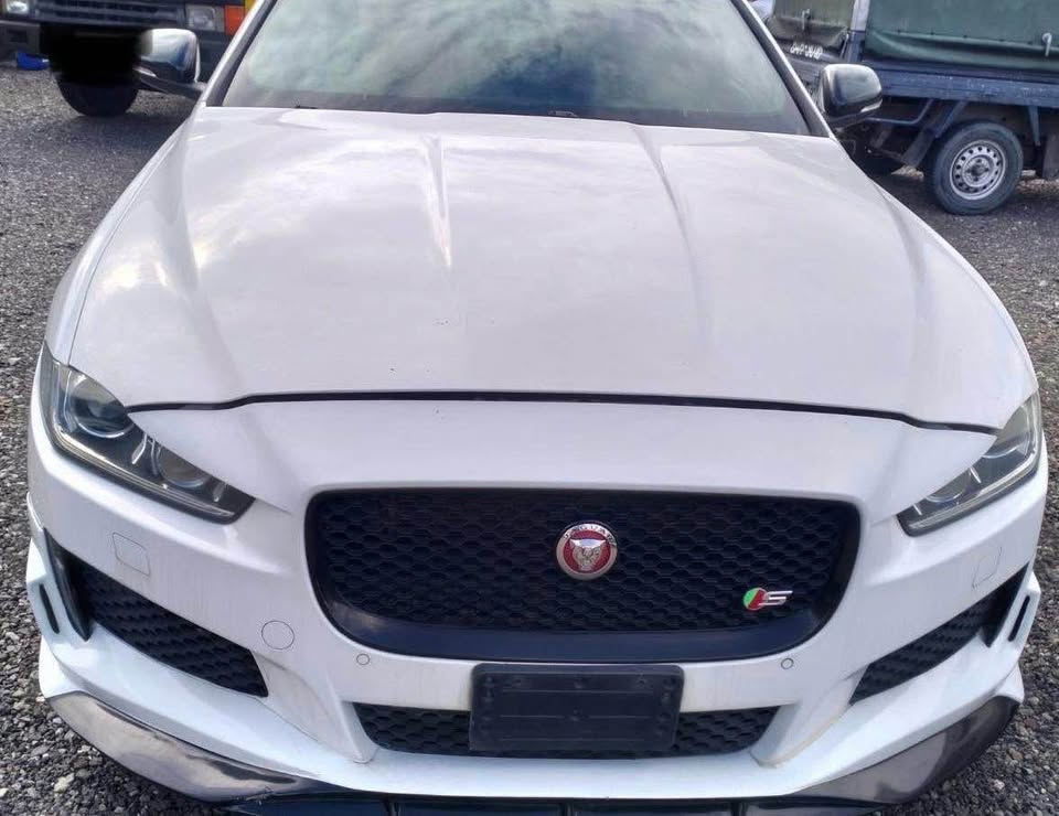 Jaguar XE 2.0 整車拆賣 二手零件照片 - Orange Garage