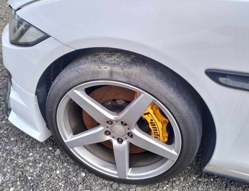 Jaguar XE 2.0 整車拆賣 二手零件照片 - Orange Garage
