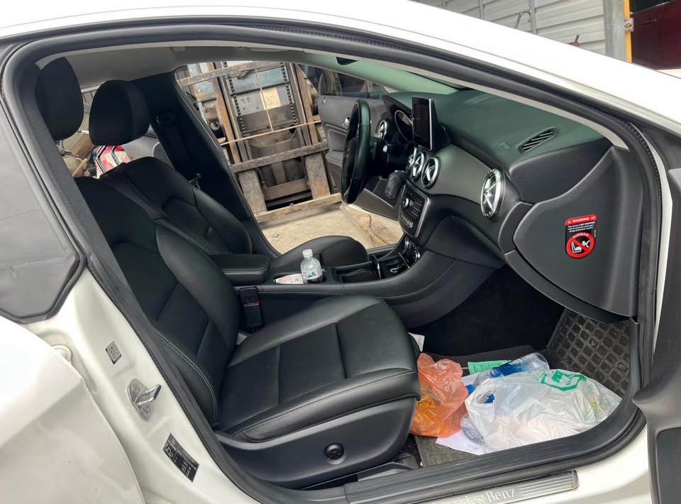 Mercedes-Benz CLA CLA 200 整車拆賣 二手零件照片 - Orange Garage