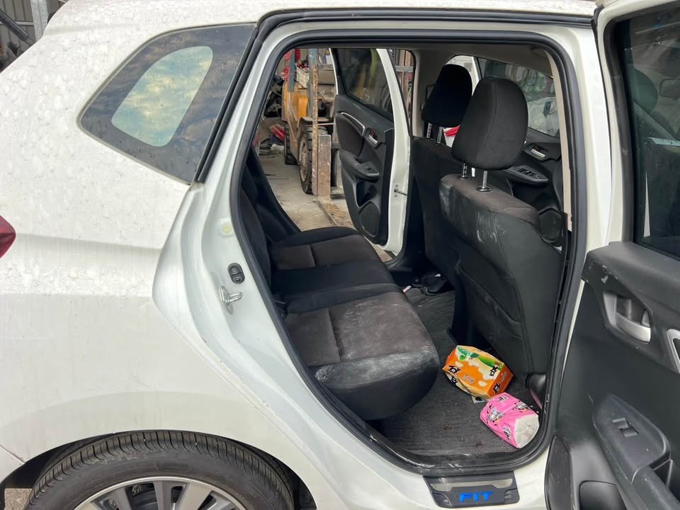 Honda Fit 1.5S 整車拆賣 二手零件照片 - Orange Garage