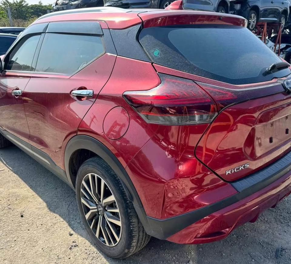 Nissan Kicks 整車拆賣 二手零件照片 - Orange Garage