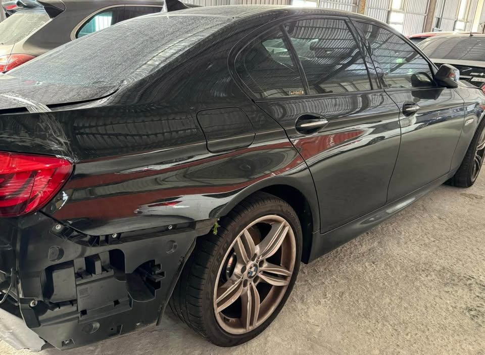 BMW 5 Series 520i 整車拆賣 二手零件照片 - Orange Garage