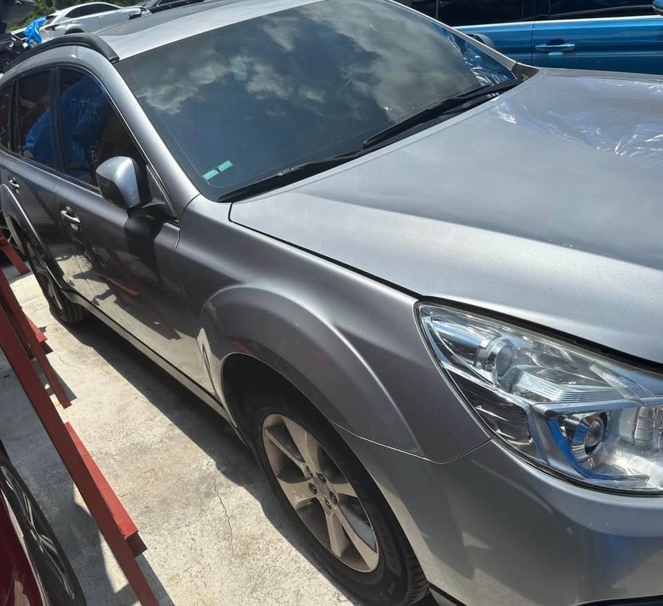 Subaru Outback 2.5 整車拆賣 二手零件照片 - Orange Garage