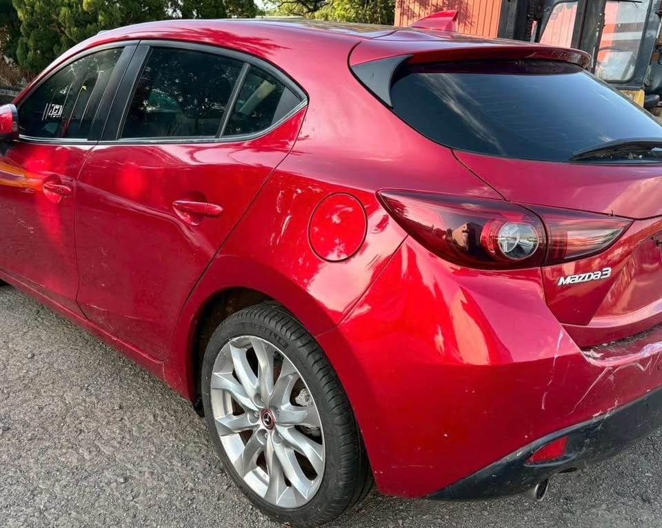 Mazda 3 2.0 整車拆賣 二手零件照片 - Orange Garage