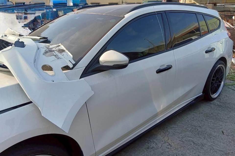 Ford Focus Wagon 1.5 整車拆賣 二手零件照片 - Orange Garage