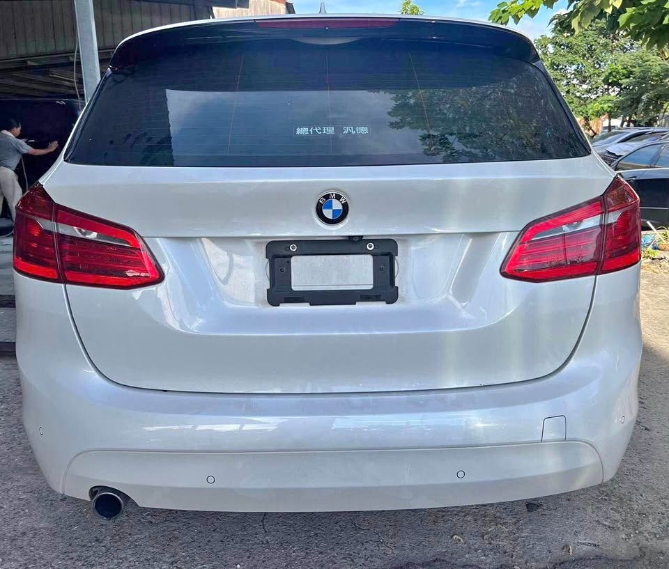 BMW 2 Series 218d 整車拆賣 二手零件照片 - Orange Garage