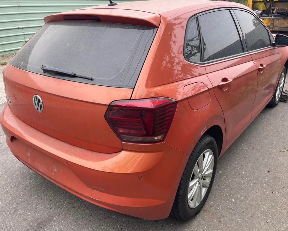 Volkswagen Polo 1.0 整車拆賣 二手零件照片 - Orange Garage
