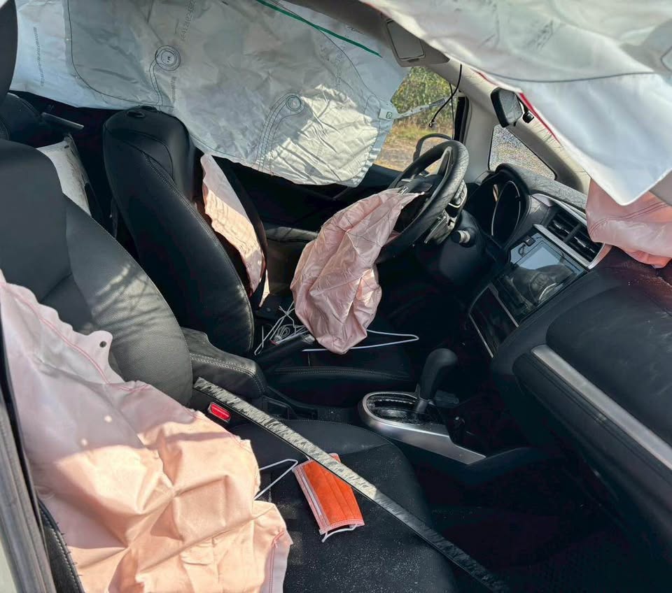 Honda Fit 1.5 整車拆賣 二手零件照片 - Orange Garage